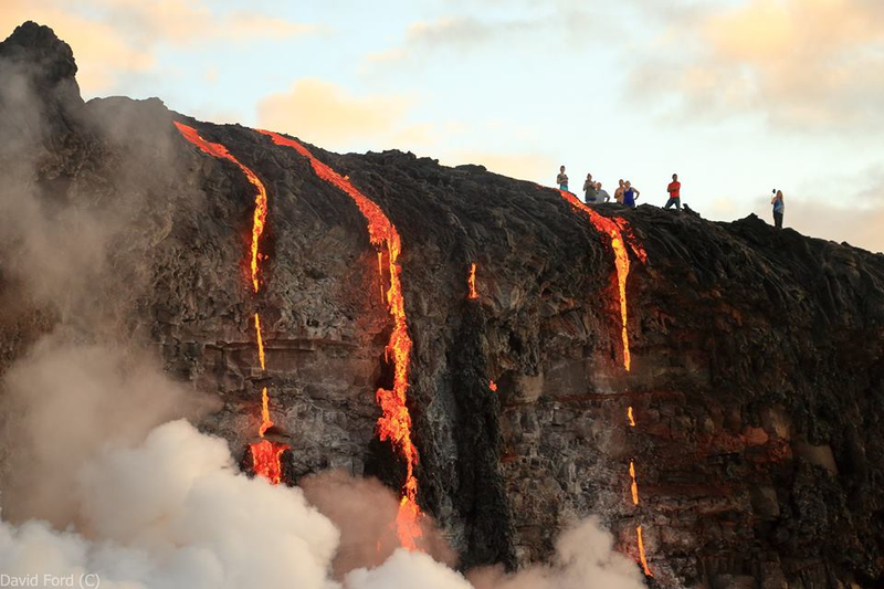 Illustration for article titled Lava Spilling Over a Cliff Looks Like Hot Candy